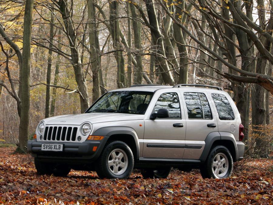  Jeep Cherokee 2005 года  (UK) (фото 9 из 13)